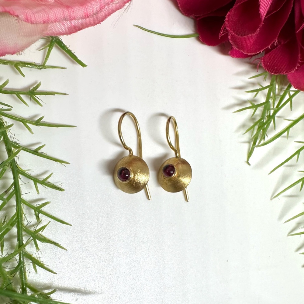 ⚜️Cabochon Brushed Gold Euro Hoop Earrings - Picture 7 of 9
